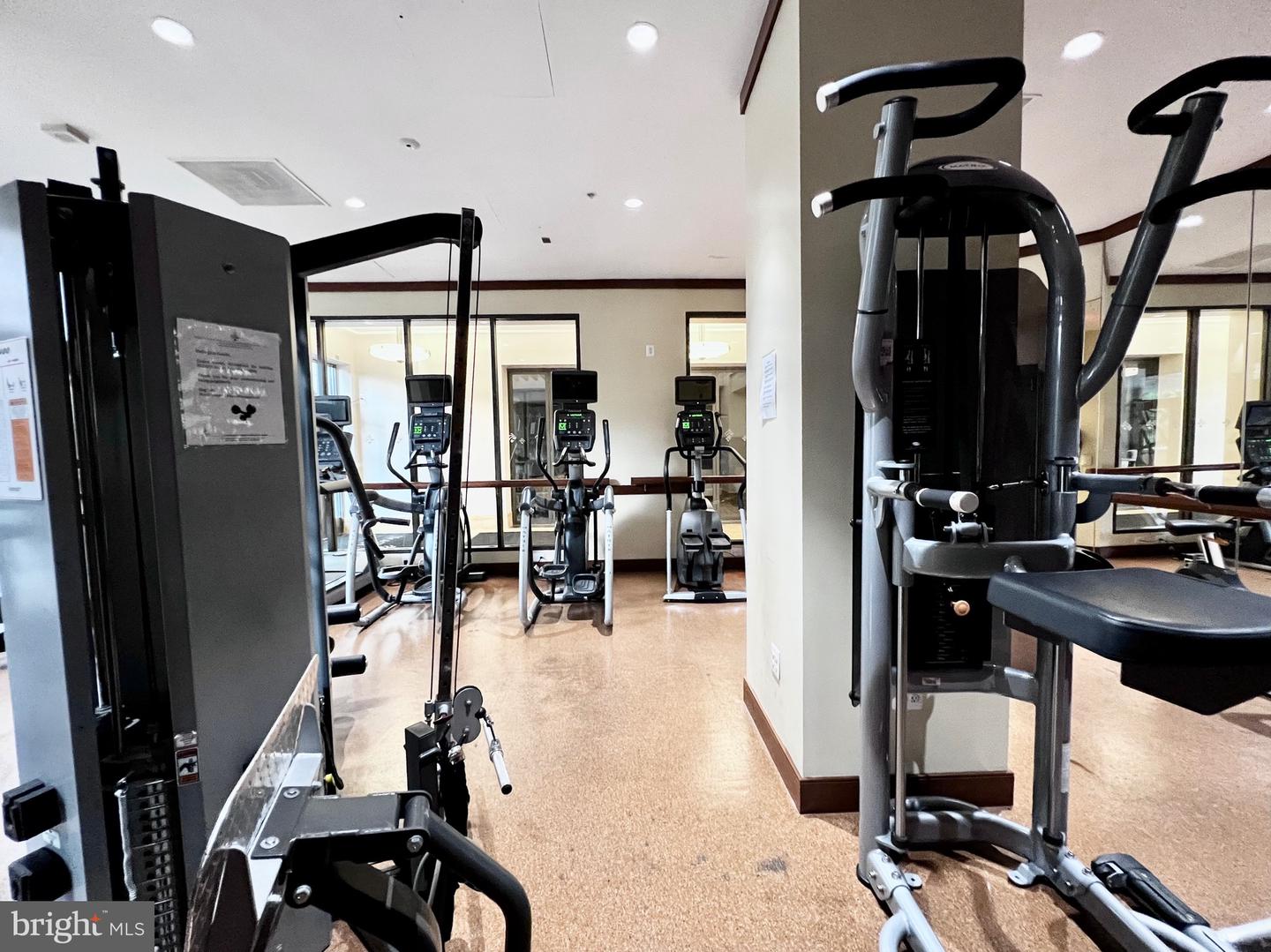 3101 N HAMPTON DR #814, ALEXANDRIA, Virginia 22302, 2 Bedrooms Bedrooms, 6 Rooms Rooms,2 BathroomsBathrooms,Residential,For sale,3101 N HAMPTON DR #814,VAAX2038368 MLS # VAAX2038368