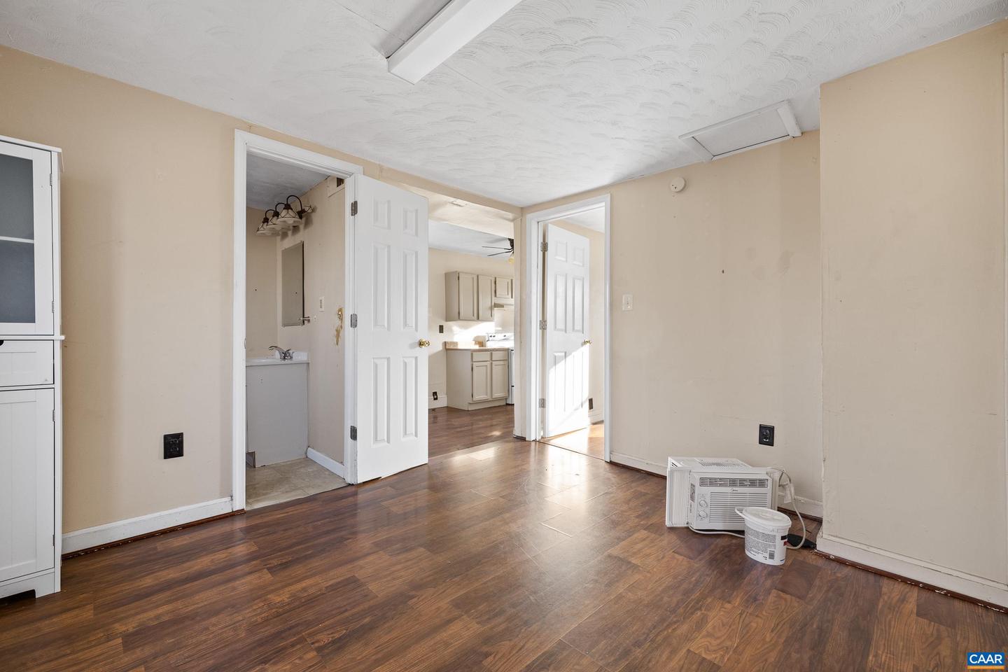228 OLD FIFTEEN RD, NEW CANTON, Virginia 23123, 2 Bedrooms Bedrooms, ,1 BathroomBathrooms,Residential,For sale,228 OLD FIFTEEN RD,661280 MLS # 661280