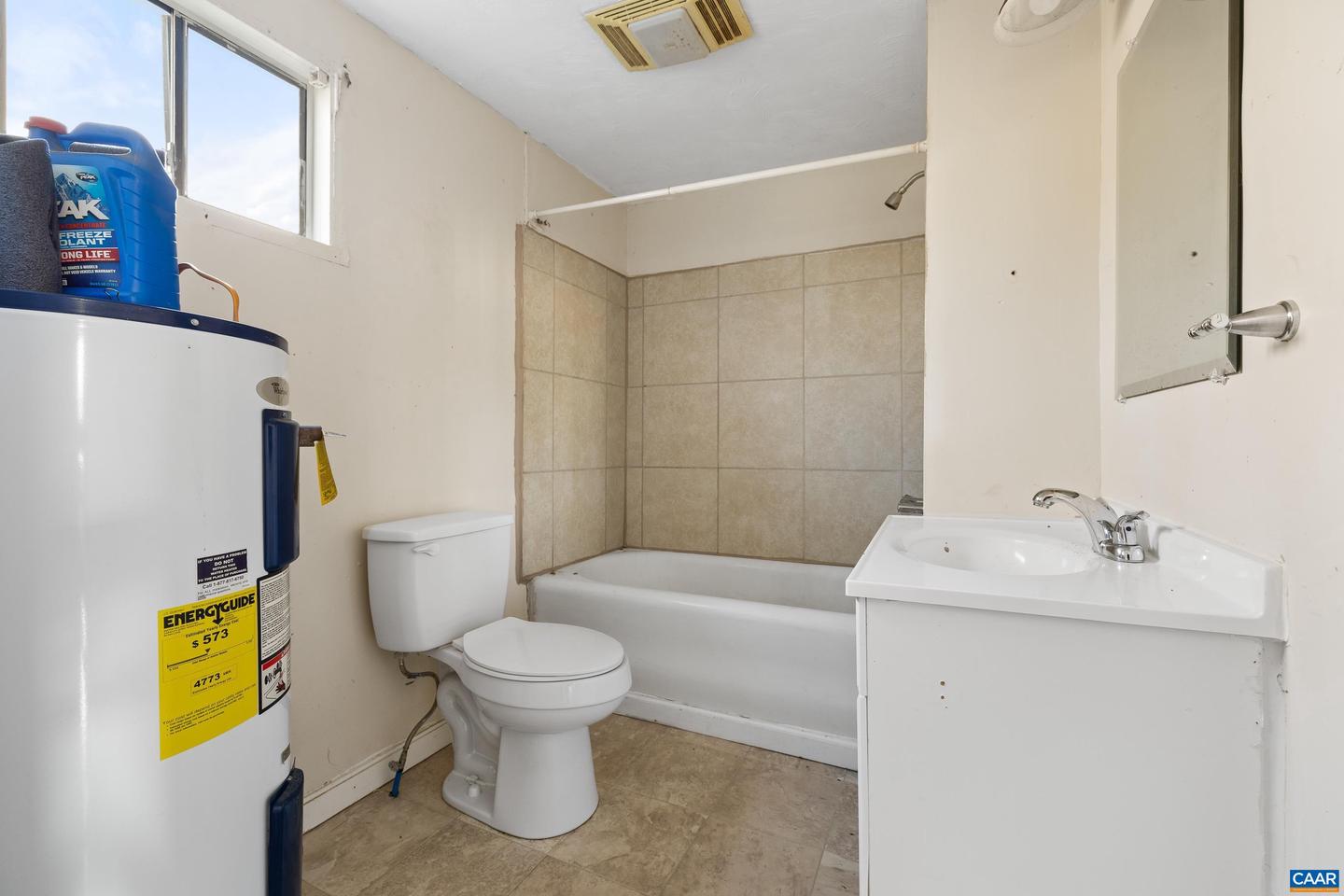228 OLD FIFTEEN RD, NEW CANTON, Virginia 23123, 2 Bedrooms Bedrooms, ,1 BathroomBathrooms,Residential,For sale,228 OLD FIFTEEN RD,661280 MLS # 661280