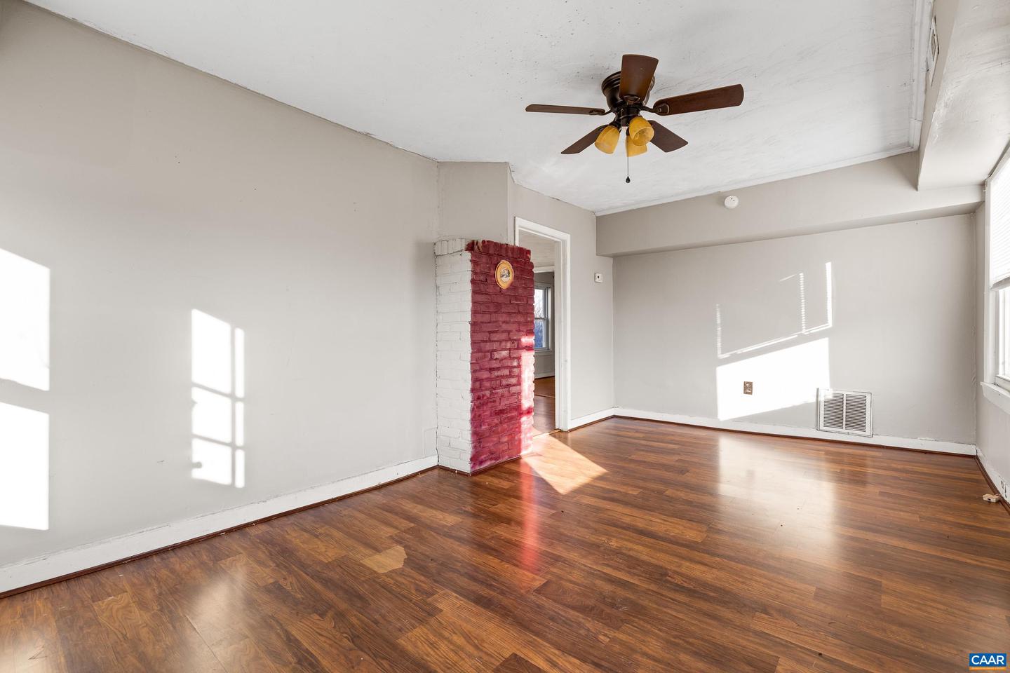 228 OLD FIFTEEN RD, NEW CANTON, Virginia 23123, 2 Bedrooms Bedrooms, ,1 BathroomBathrooms,Residential,For sale,228 OLD FIFTEEN RD,661280 MLS # 661280
