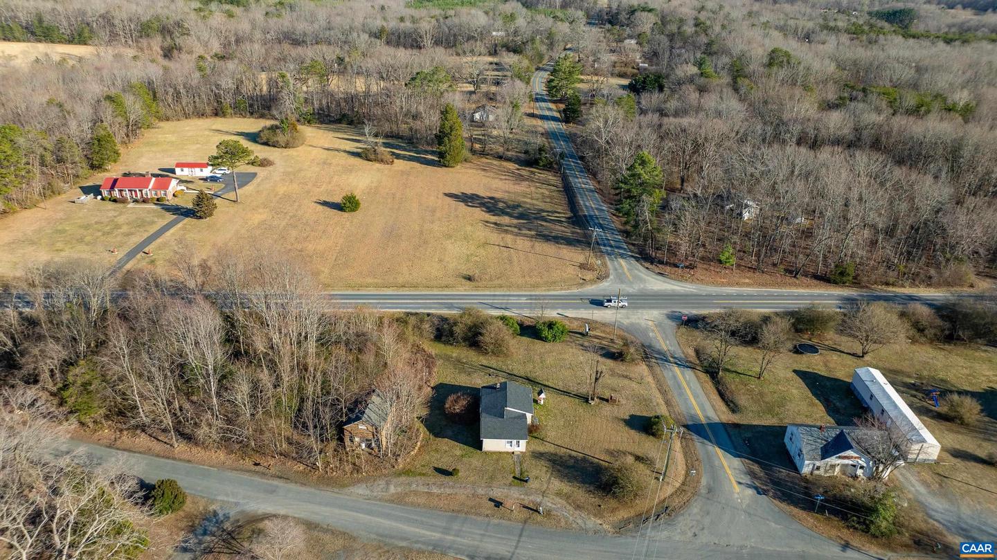 228 OLD FIFTEEN RD, NEW CANTON, Virginia 23123, 2 Bedrooms Bedrooms, ,1 BathroomBathrooms,Residential,For sale,228 OLD FIFTEEN RD,661280 MLS # 661280