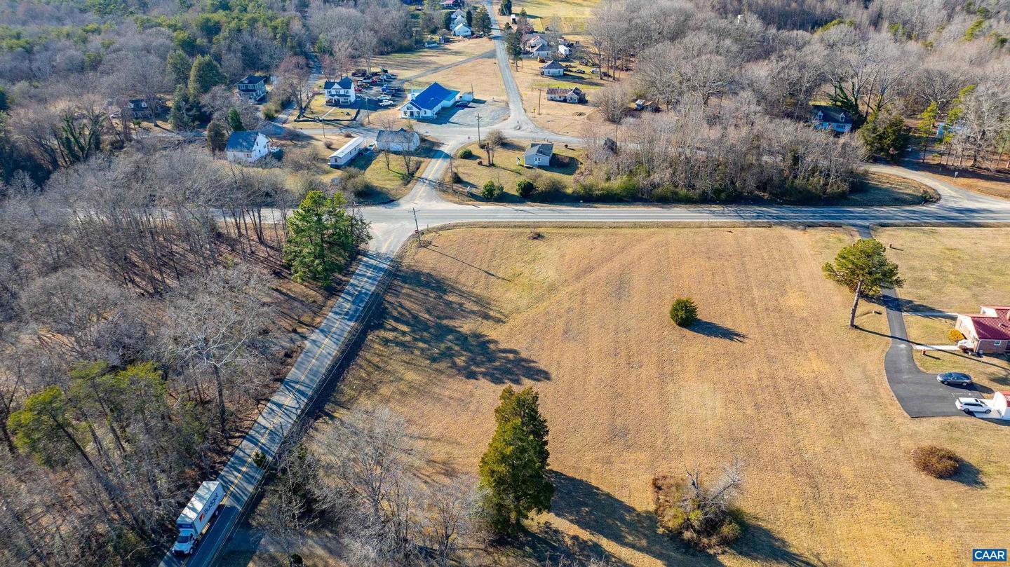 228 OLD FIFTEEN RD, NEW CANTON, Virginia 23123, 2 Bedrooms Bedrooms, ,1 BathroomBathrooms,Residential,For sale,228 OLD FIFTEEN RD,661280 MLS # 661280