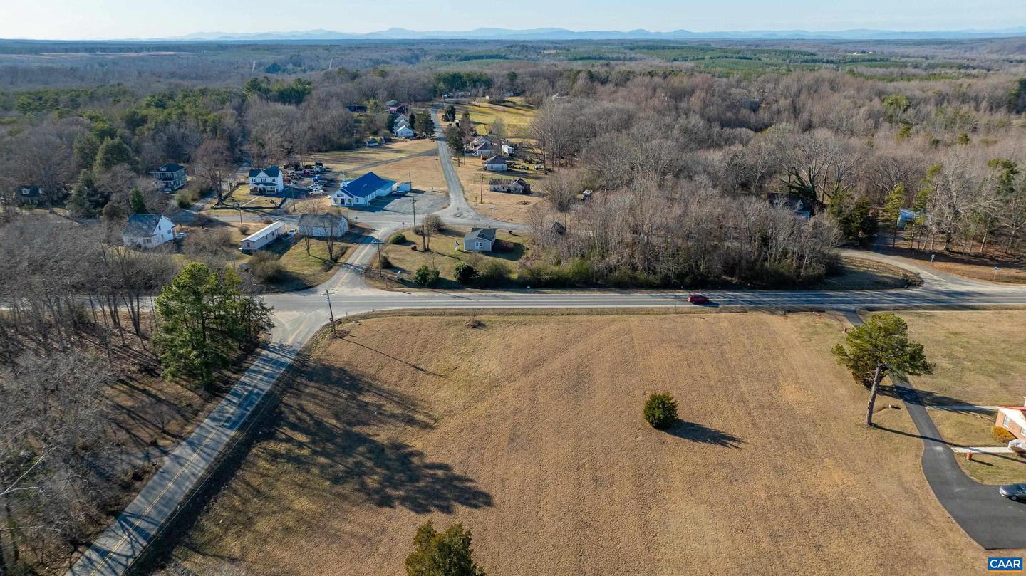 228 OLD FIFTEEN RD, NEW CANTON, Virginia 23123, 2 Bedrooms Bedrooms, ,1 BathroomBathrooms,Residential,For sale,228 OLD FIFTEEN RD,661280 MLS # 661280