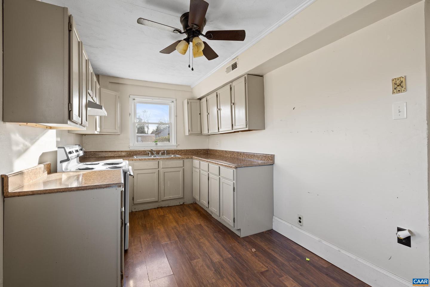 228 OLD FIFTEEN RD, NEW CANTON, Virginia 23123, 2 Bedrooms Bedrooms, ,1 BathroomBathrooms,Residential,For sale,228 OLD FIFTEEN RD,661280 MLS # 661280