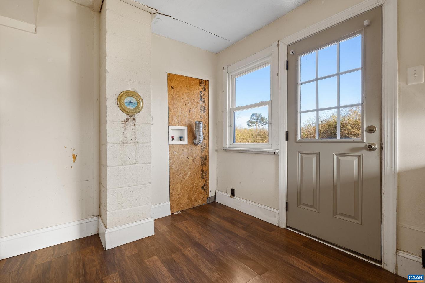 228 OLD FIFTEEN RD, NEW CANTON, Virginia 23123, 2 Bedrooms Bedrooms, ,1 BathroomBathrooms,Residential,For sale,228 OLD FIFTEEN RD,661280 MLS # 661280