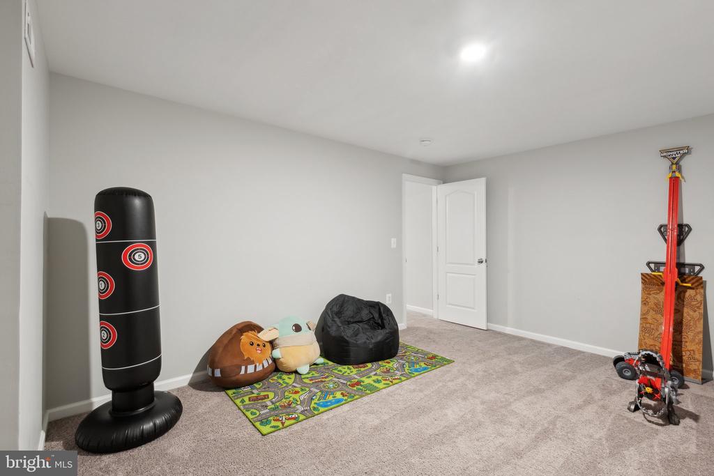 1925 CAPTAIN DR, FREDERICKSBURG, Virginia 22408, 5 Bedrooms Bedrooms, ,3 BathroomsBathrooms,Residential,1925 CAPTAIN DR,VASP2032866 MLS # VASP2032866