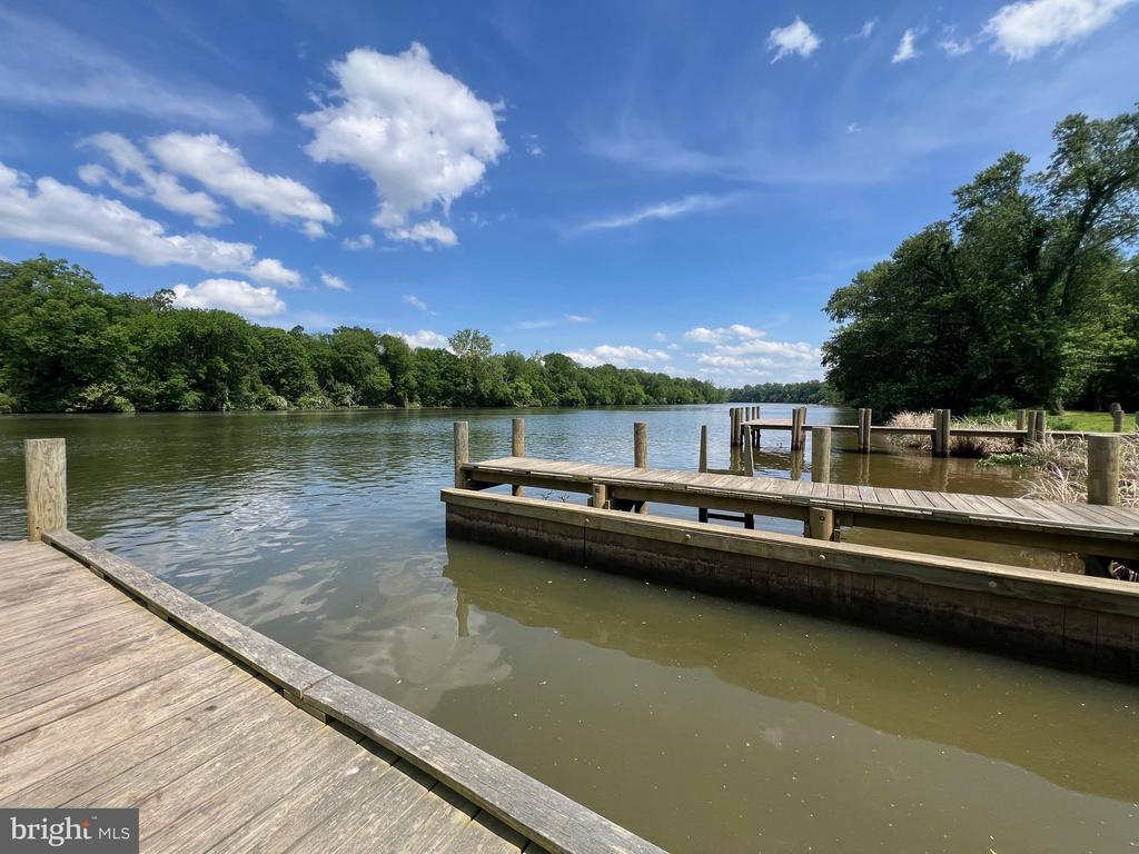 1925 CAPTAIN DR, FREDERICKSBURG, Virginia 22408, 5 Bedrooms Bedrooms, ,3 BathroomsBathrooms,Residential,1925 CAPTAIN DR,VASP2032866 MLS # VASP2032866