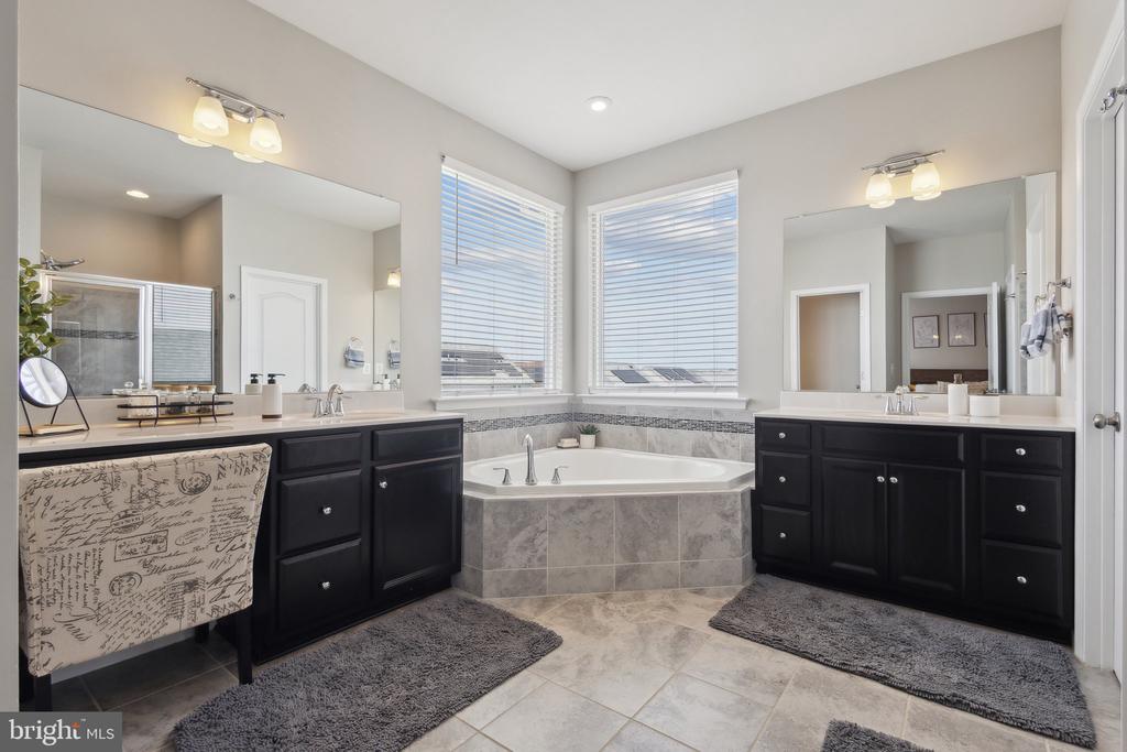 1925 CAPTAIN DR, FREDERICKSBURG, Virginia 22408, 5 Bedrooms Bedrooms, ,3 BathroomsBathrooms,Residential,1925 CAPTAIN DR,VASP2032866 MLS # VASP2032866