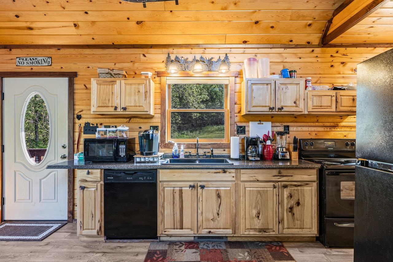 215 SIMS LN, LURAY, Virginia 22835, 2 Bedrooms Bedrooms, ,1 BathroomBathrooms,Residential,215 SIMS LN,664111 MLS # 664111