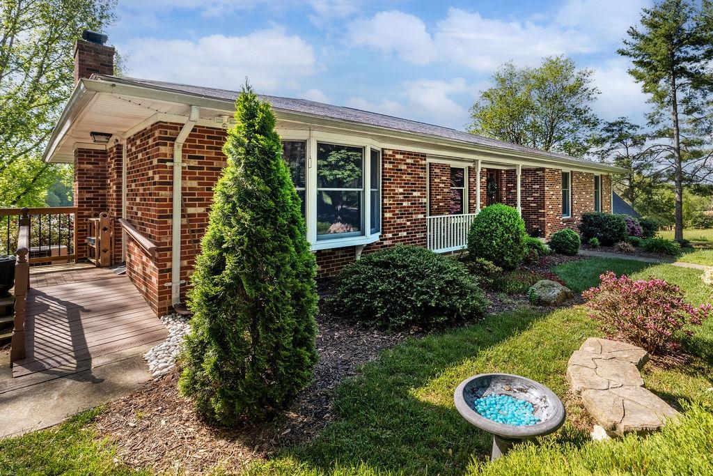 4508 N LEE HWY, FAIRFIELD, Virginia 24435, 5 Bedrooms Bedrooms, ,3 BathroomsBathrooms,Residential,4508 N LEE HWY,664116 MLS # 664116