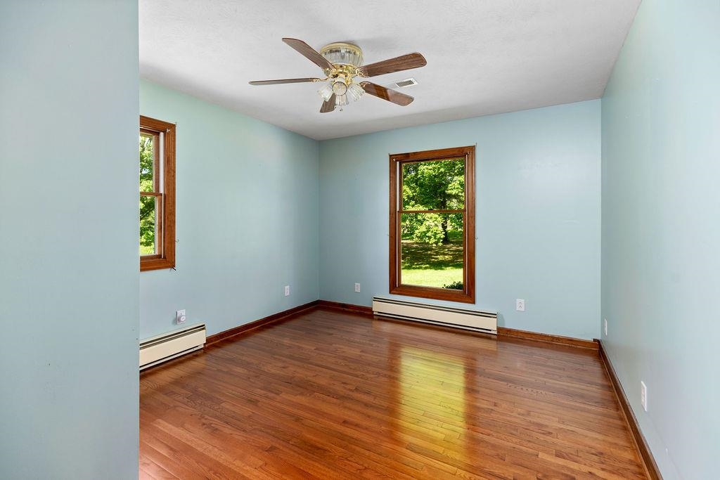 4508 N LEE HWY, FAIRFIELD, Virginia 24435, 5 Bedrooms Bedrooms, ,3 BathroomsBathrooms,Residential,4508 N LEE HWY,664116 MLS # 664116