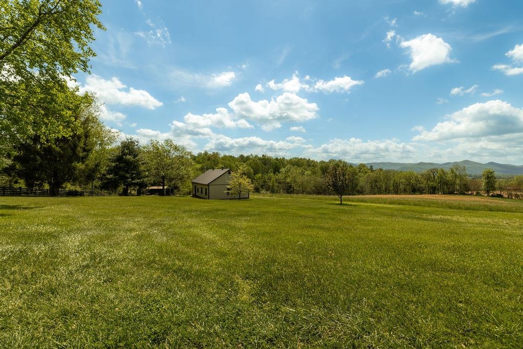 4508 N LEE HWY, FAIRFIELD, Virginia 24435, 5 Bedrooms Bedrooms, ,3 BathroomsBathrooms,Residential,4508 N LEE HWY,664116 MLS # 664116