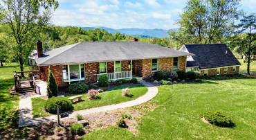 4508 N LEE HWY, FAIRFIELD, Virginia 24435, 5 Bedrooms Bedrooms, ,3 BathroomsBathrooms,Residential,4508 N LEE HWY,664116 MLS # 664116