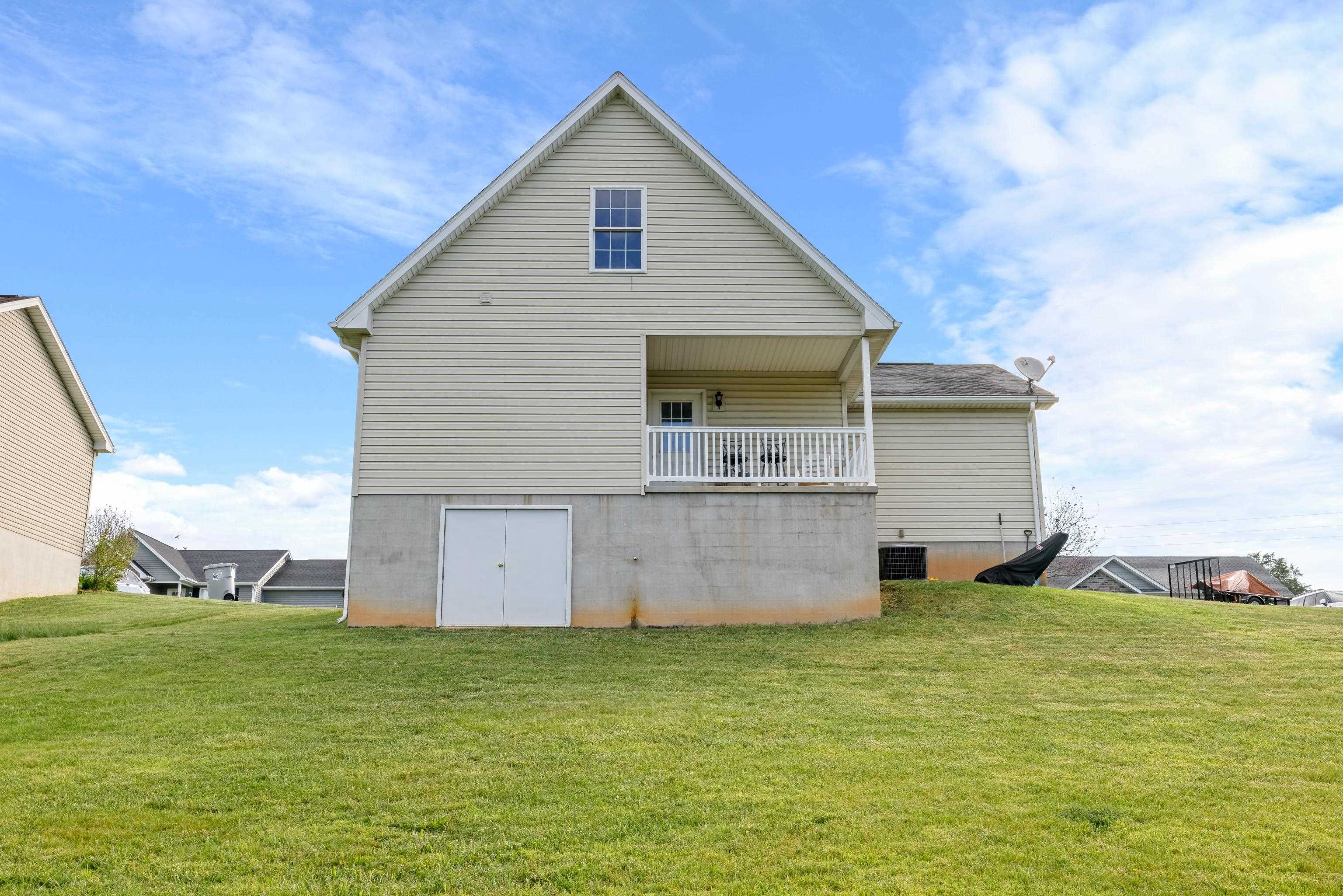 61 THOROUGHBRED CIR, LEXINGTON, Virginia 24450, 3 Bedrooms Bedrooms, ,2 BathroomsBathrooms,Residential,61 THOROUGHBRED CIR,664118 MLS # 664118