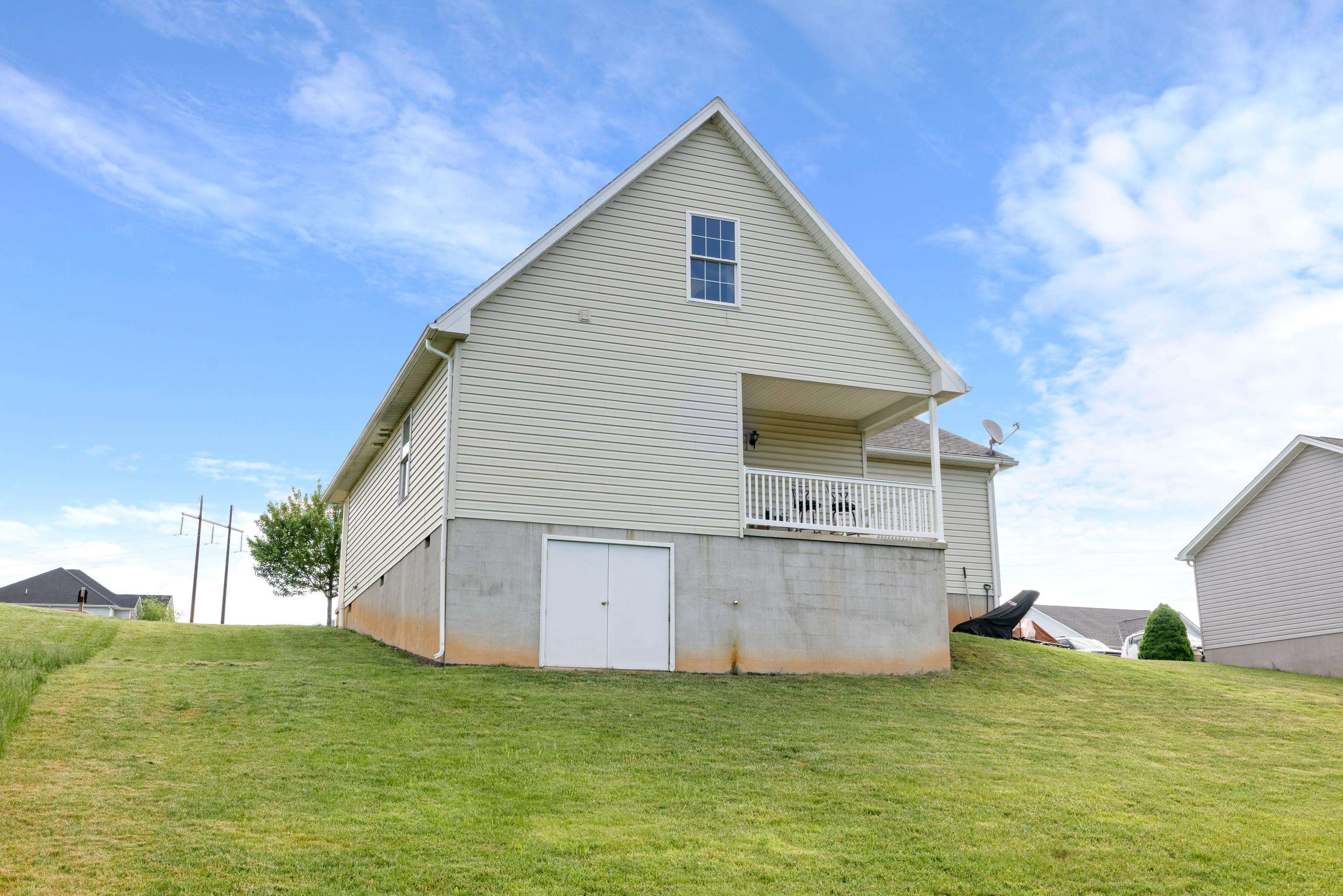 61 THOROUGHBRED CIR, LEXINGTON, Virginia 24450, 3 Bedrooms Bedrooms, ,2 BathroomsBathrooms,Residential,61 THOROUGHBRED CIR,664118 MLS # 664118