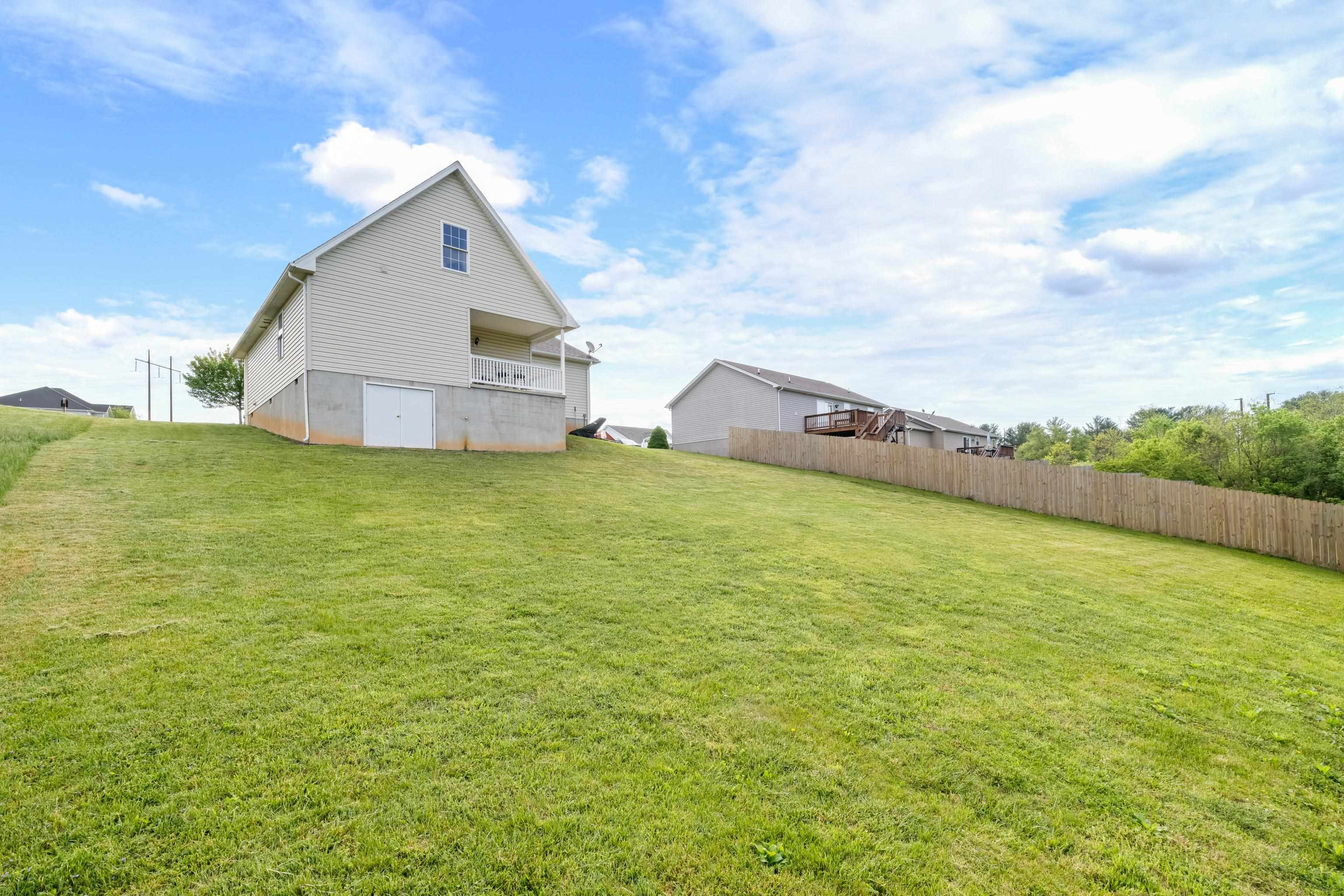 61 THOROUGHBRED CIR, LEXINGTON, Virginia 24450, 3 Bedrooms Bedrooms, ,2 BathroomsBathrooms,Residential,61 THOROUGHBRED CIR,664118 MLS # 664118