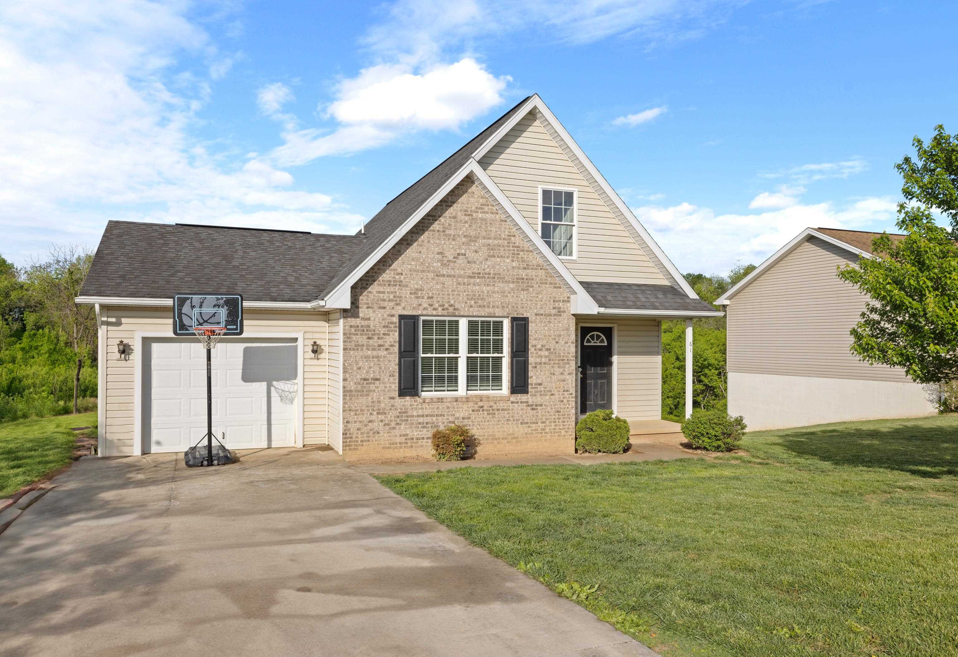 61 THOROUGHBRED CIR, LEXINGTON, Virginia 24450, 3 Bedrooms Bedrooms, ,2 BathroomsBathrooms,Residential,61 THOROUGHBRED CIR,664118 MLS # 664118