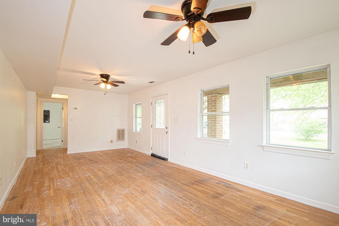 6828 RIDGEWAY DR, SPRINGFIELD, Virginia 22150, 5 Bedrooms Bedrooms, ,3 BathroomsBathrooms,Residential,For sale,6828 RIDGEWAY DR,VAFX2228080 MLS # VAFX2228080