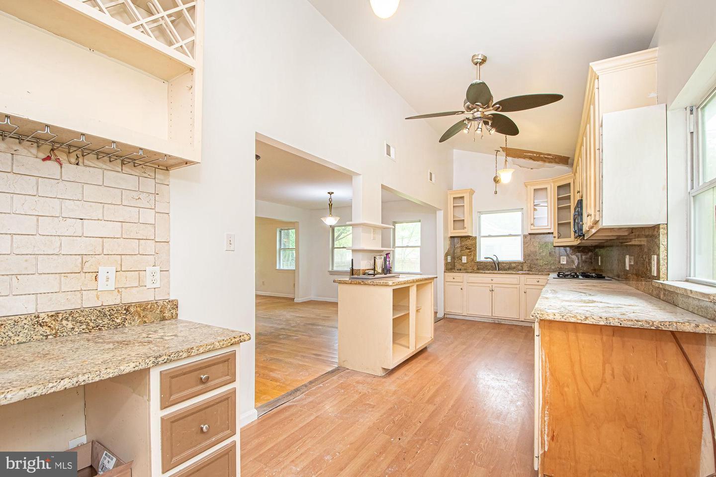 6828 RIDGEWAY DR, SPRINGFIELD, Virginia 22150, 5 Bedrooms Bedrooms, ,3 BathroomsBathrooms,Residential,For sale,6828 RIDGEWAY DR,VAFX2228080 MLS # VAFX2228080