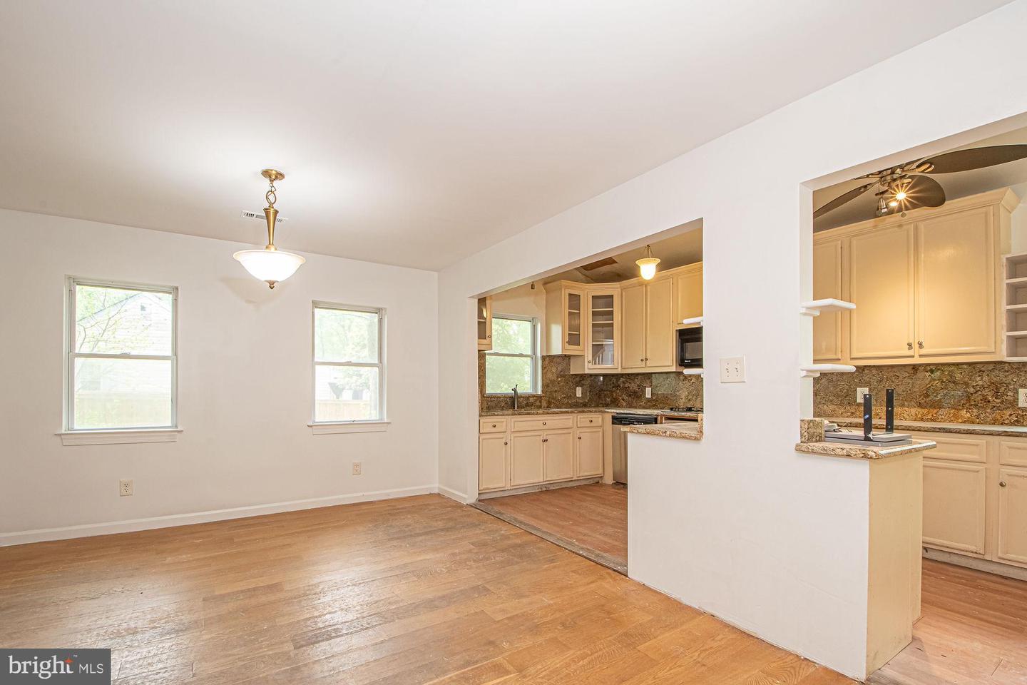 6828 RIDGEWAY DR, SPRINGFIELD, Virginia 22150, 5 Bedrooms Bedrooms, ,3 BathroomsBathrooms,Residential,For sale,6828 RIDGEWAY DR,VAFX2228080 MLS # VAFX2228080