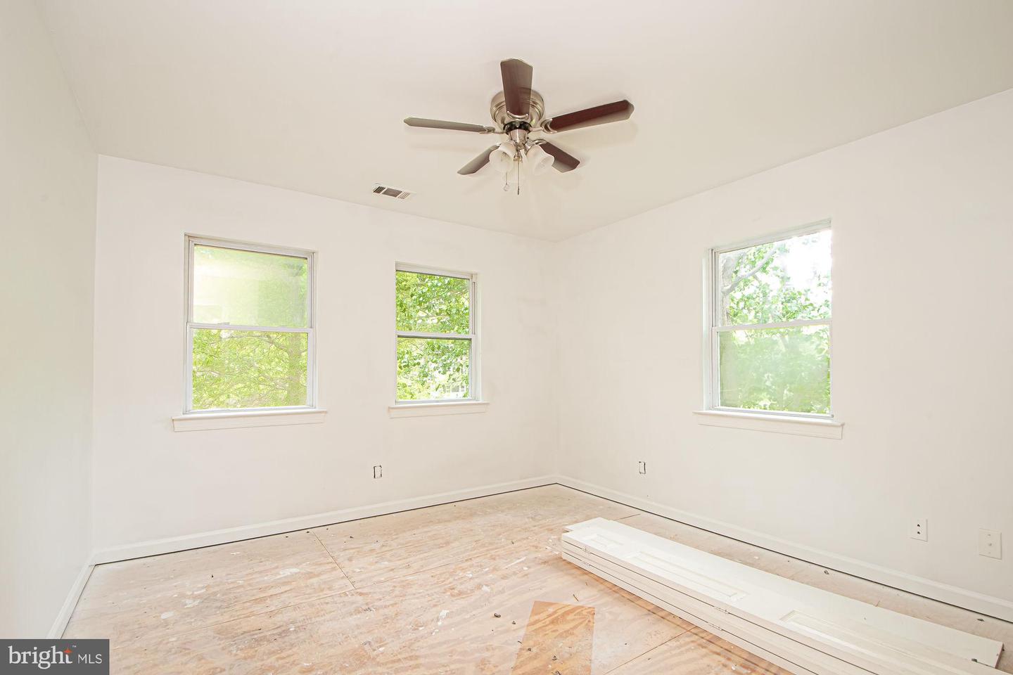 6828 RIDGEWAY DR, SPRINGFIELD, Virginia 22150, 5 Bedrooms Bedrooms, ,3 BathroomsBathrooms,Residential,For sale,6828 RIDGEWAY DR,VAFX2228080 MLS # VAFX2228080