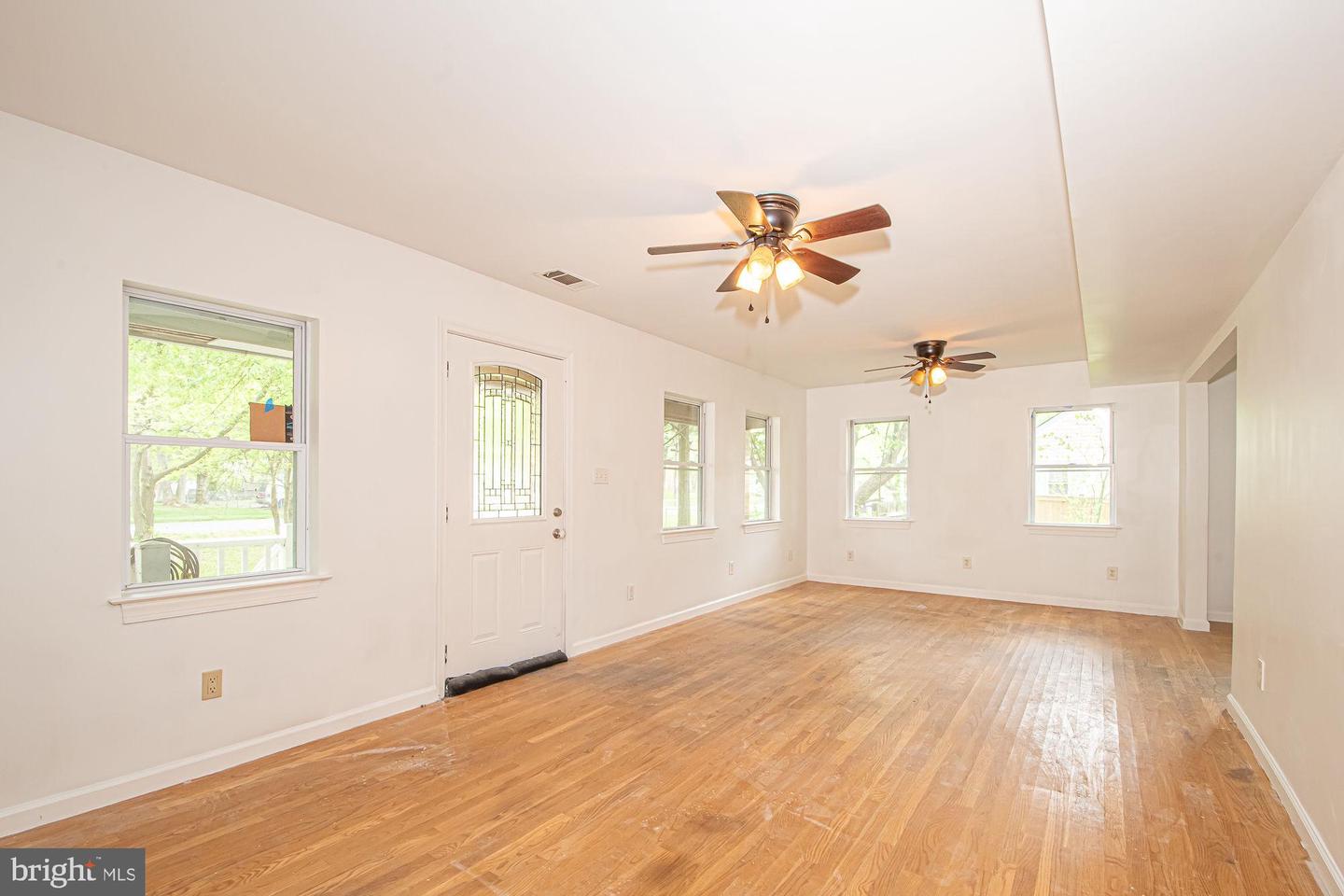 6828 RIDGEWAY DR, SPRINGFIELD, Virginia 22150, 5 Bedrooms Bedrooms, ,3 BathroomsBathrooms,Residential,For sale,6828 RIDGEWAY DR,VAFX2228080 MLS # VAFX2228080
