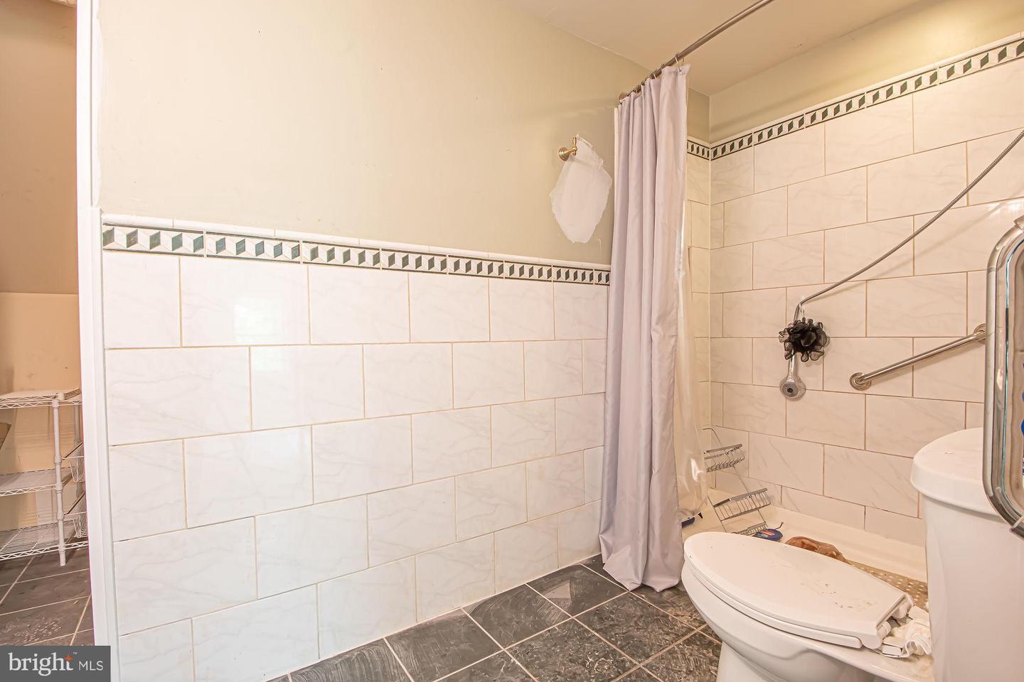 6828 RIDGEWAY DR, SPRINGFIELD, Virginia 22150, 5 Bedrooms Bedrooms, ,3 BathroomsBathrooms,Residential,For sale,6828 RIDGEWAY DR,VAFX2228080 MLS # VAFX2228080