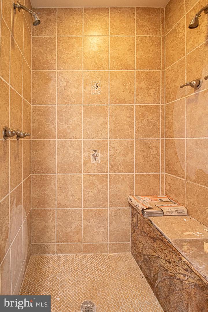 6828 RIDGEWAY DR, SPRINGFIELD, Virginia 22150, 5 Bedrooms Bedrooms, ,3 BathroomsBathrooms,Residential,For sale,6828 RIDGEWAY DR,VAFX2228080 MLS # VAFX2228080