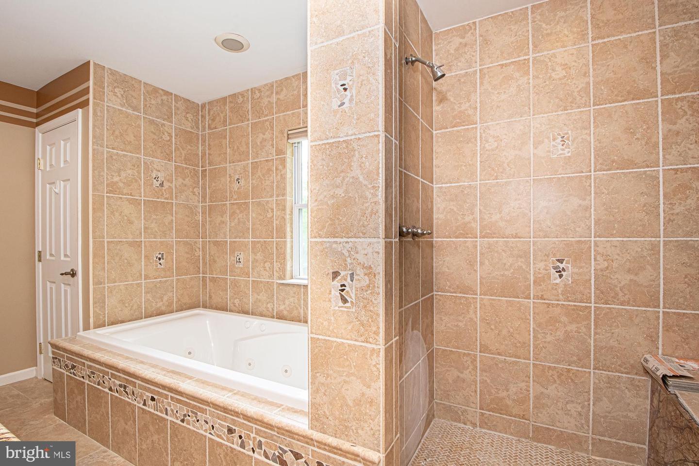 6828 RIDGEWAY DR, SPRINGFIELD, Virginia 22150, 5 Bedrooms Bedrooms, ,3 BathroomsBathrooms,Residential,For sale,6828 RIDGEWAY DR,VAFX2228080 MLS # VAFX2228080