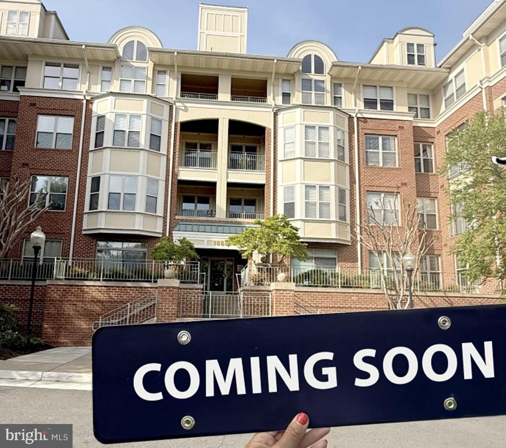1860 STRATFORD PARK PL #306, RESTON, Virginia 20190, 2 Bedrooms Bedrooms, ,2 BathroomsBathrooms,Residential,For sale,1860 STRATFORD PARK PL #306,VAFX2228252 MLS # VAFX2228252