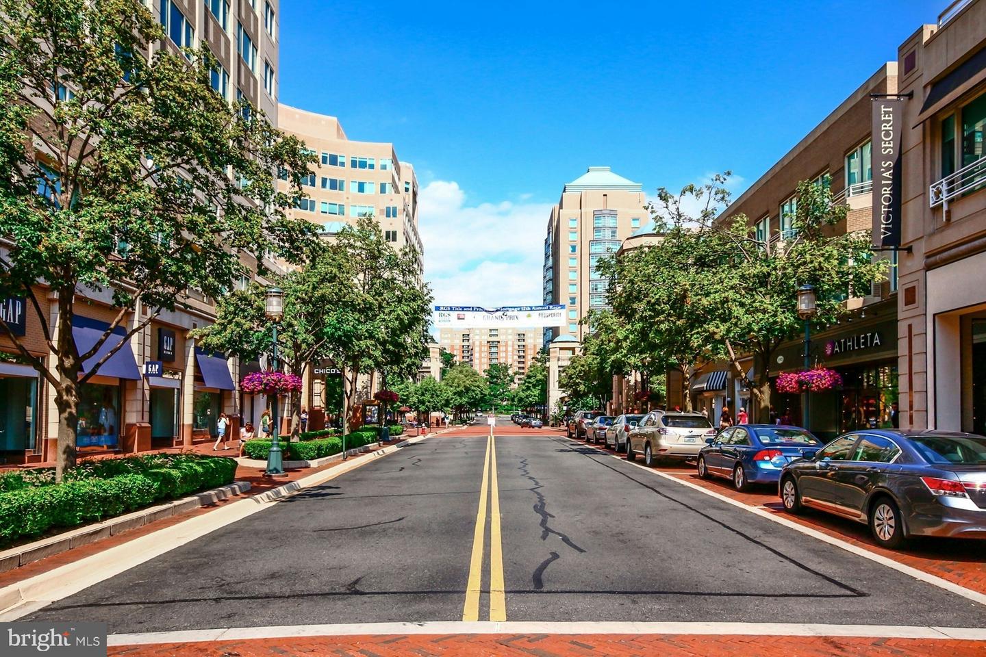1860 STRATFORD PARK PL #306, RESTON, Virginia 20190, 2 Bedrooms Bedrooms, ,2 BathroomsBathrooms,Residential,For sale,1860 STRATFORD PARK PL #306,VAFX2228252 MLS # VAFX2228252