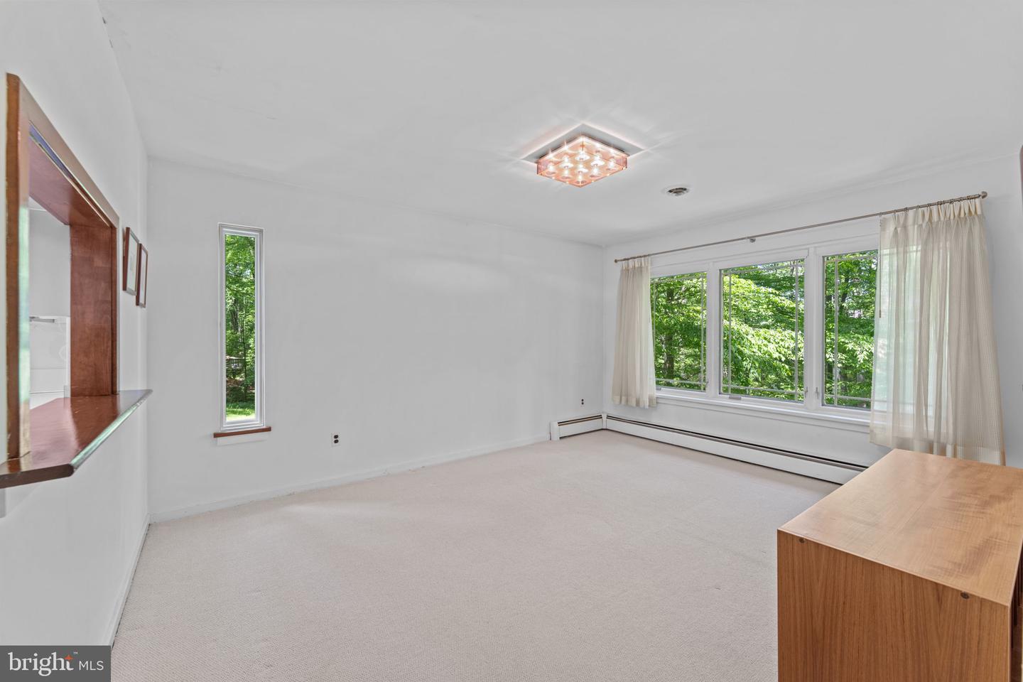 10905 CROSSVIEW DR, GREAT FALLS, Virginia 22066, 3 Bedrooms Bedrooms, ,2 BathroomsBathrooms,Residential,For sale,10905 CROSSVIEW DR,VAFX2229034 MLS # VAFX2229034