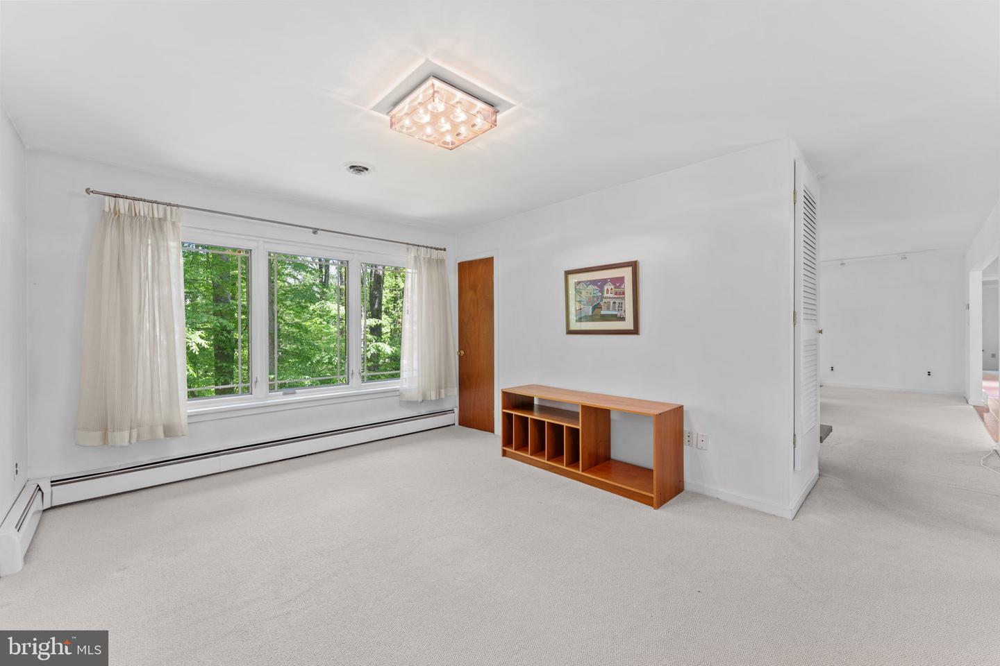 10905 CROSSVIEW DR, GREAT FALLS, Virginia 22066, 3 Bedrooms Bedrooms, ,2 BathroomsBathrooms,Residential,For sale,10905 CROSSVIEW DR,VAFX2229034 MLS # VAFX2229034