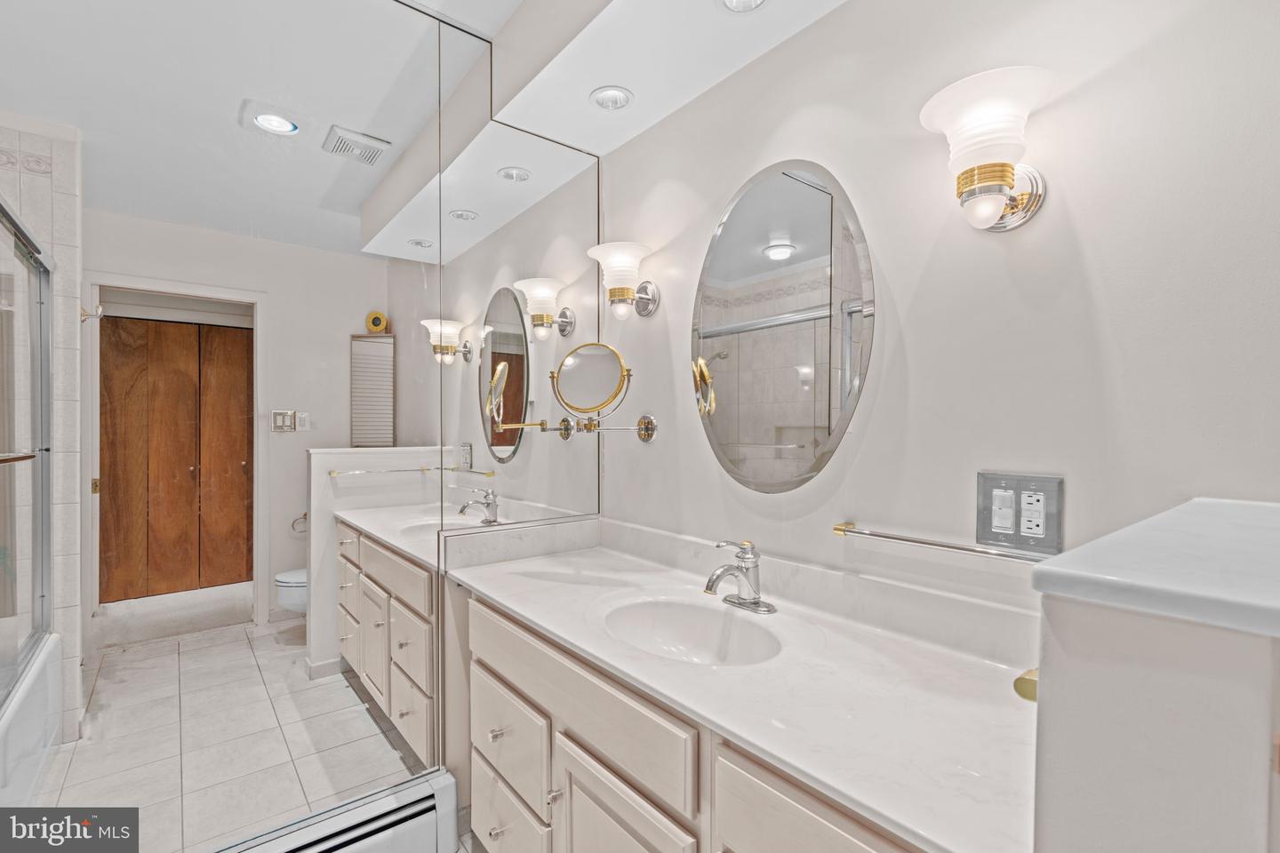 10905 CROSSVIEW DR, GREAT FALLS, Virginia 22066, 3 Bedrooms Bedrooms, ,2 BathroomsBathrooms,Residential,For sale,10905 CROSSVIEW DR,VAFX2229034 MLS # VAFX2229034