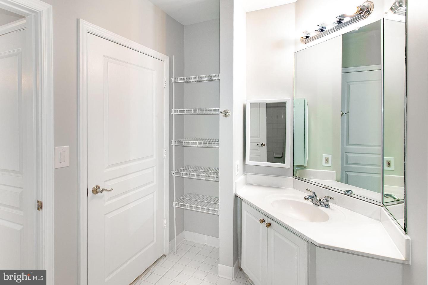 2204 WESTCOURT LN #306, HERNDON, Virginia 20170, 2 Bedrooms Bedrooms, ,1 BathroomBathrooms,Residential,For sale,2204 WESTCOURT LN #306,VAFX2229792 MLS # VAFX2229792