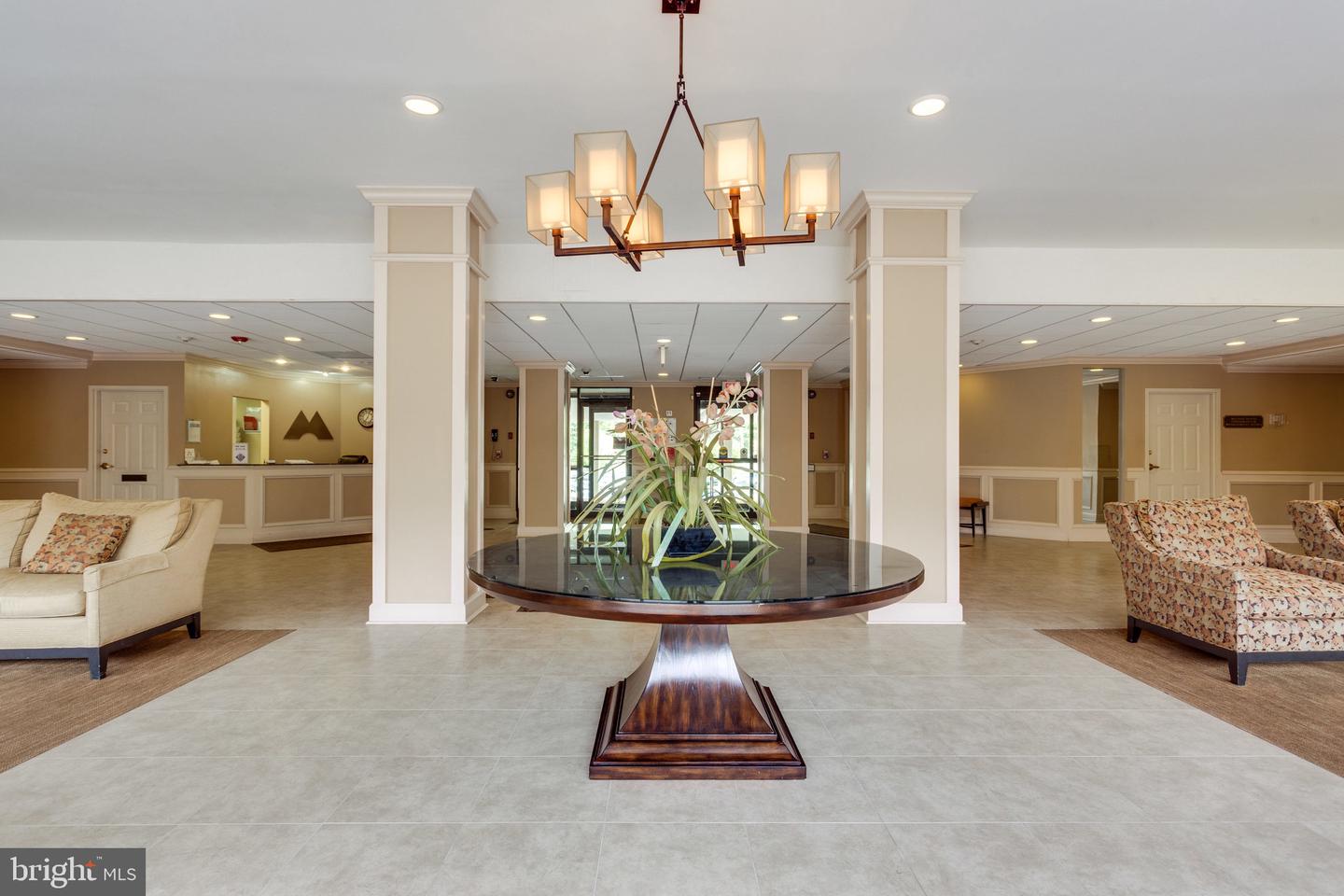6800 FLEETWOOD RD #820, MCLEAN, Virginia 22101, 3 Bedrooms Bedrooms, ,2 BathroomsBathrooms,Residential,For sale,6800 FLEETWOOD RD #820,VAFX2229858 MLS # VAFX2229858