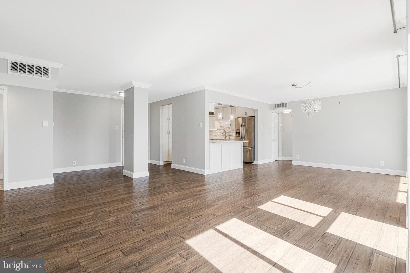 6800 FLEETWOOD RD #820, MCLEAN, Virginia 22101, 3 Bedrooms Bedrooms, ,2 BathroomsBathrooms,Residential,For sale,6800 FLEETWOOD RD #820,VAFX2229858 MLS # VAFX2229858