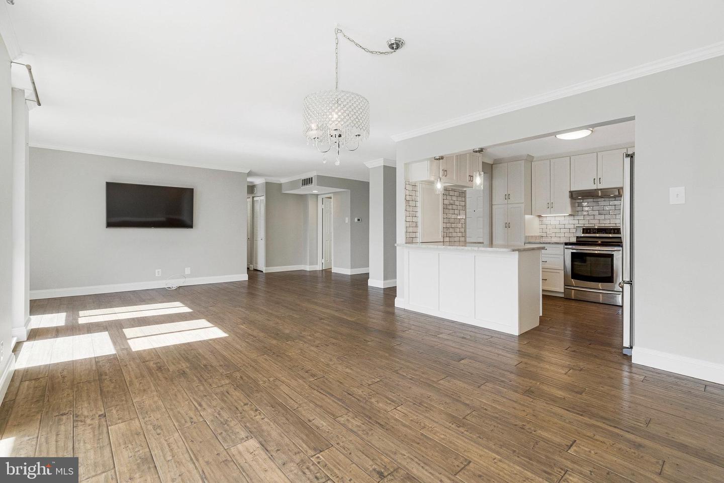 6800 FLEETWOOD RD #820, MCLEAN, Virginia 22101, 3 Bedrooms Bedrooms, ,2 BathroomsBathrooms,Residential,For sale,6800 FLEETWOOD RD #820,VAFX2229858 MLS # VAFX2229858
