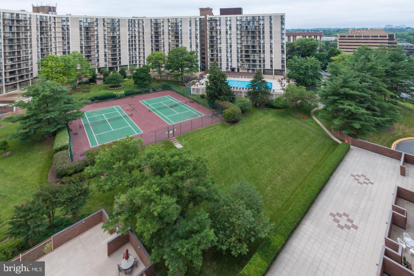 6800 FLEETWOOD RD #820, MCLEAN, Virginia 22101, 3 Bedrooms Bedrooms, ,2 BathroomsBathrooms,Residential,For sale,6800 FLEETWOOD RD #820,VAFX2229858 MLS # VAFX2229858