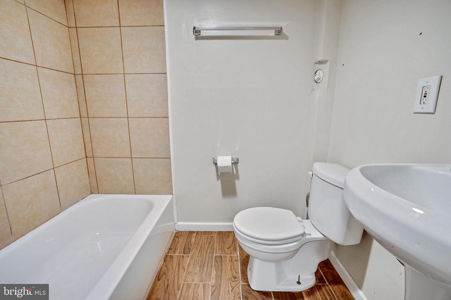 5232 5TH ST NW, WASHINGTON, District Of Columbia 20011, 2 Bedrooms Bedrooms, ,2 BathroomsBathrooms,Residential,For sale,5232 5TH ST NW,DCDC2192812 MLS # DCDC2192812