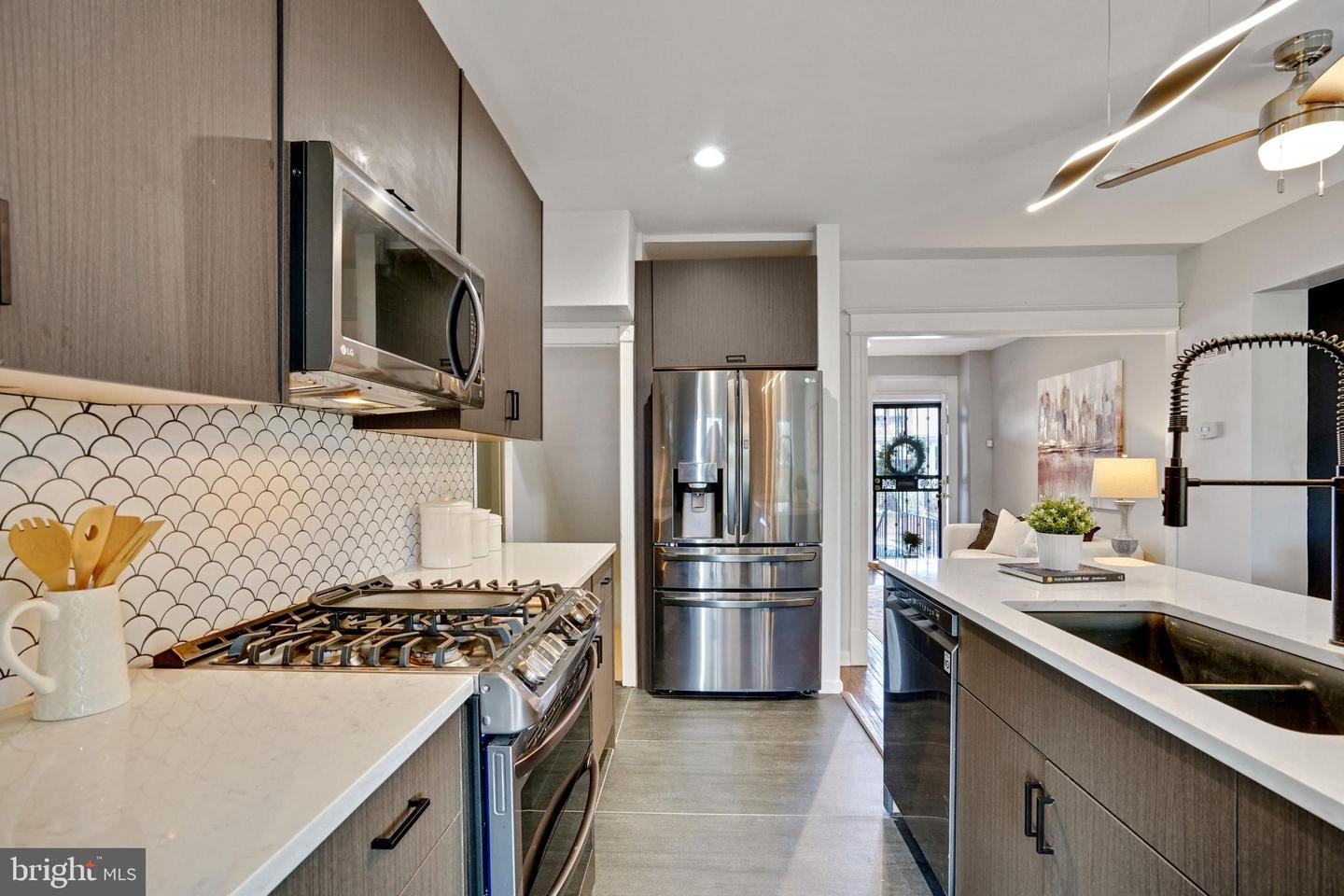 5232 5TH ST NW, WASHINGTON, District Of Columbia 20011, 2 Bedrooms Bedrooms, ,2 BathroomsBathrooms,Residential,For sale,5232 5TH ST NW,DCDC2192812 MLS # DCDC2192812