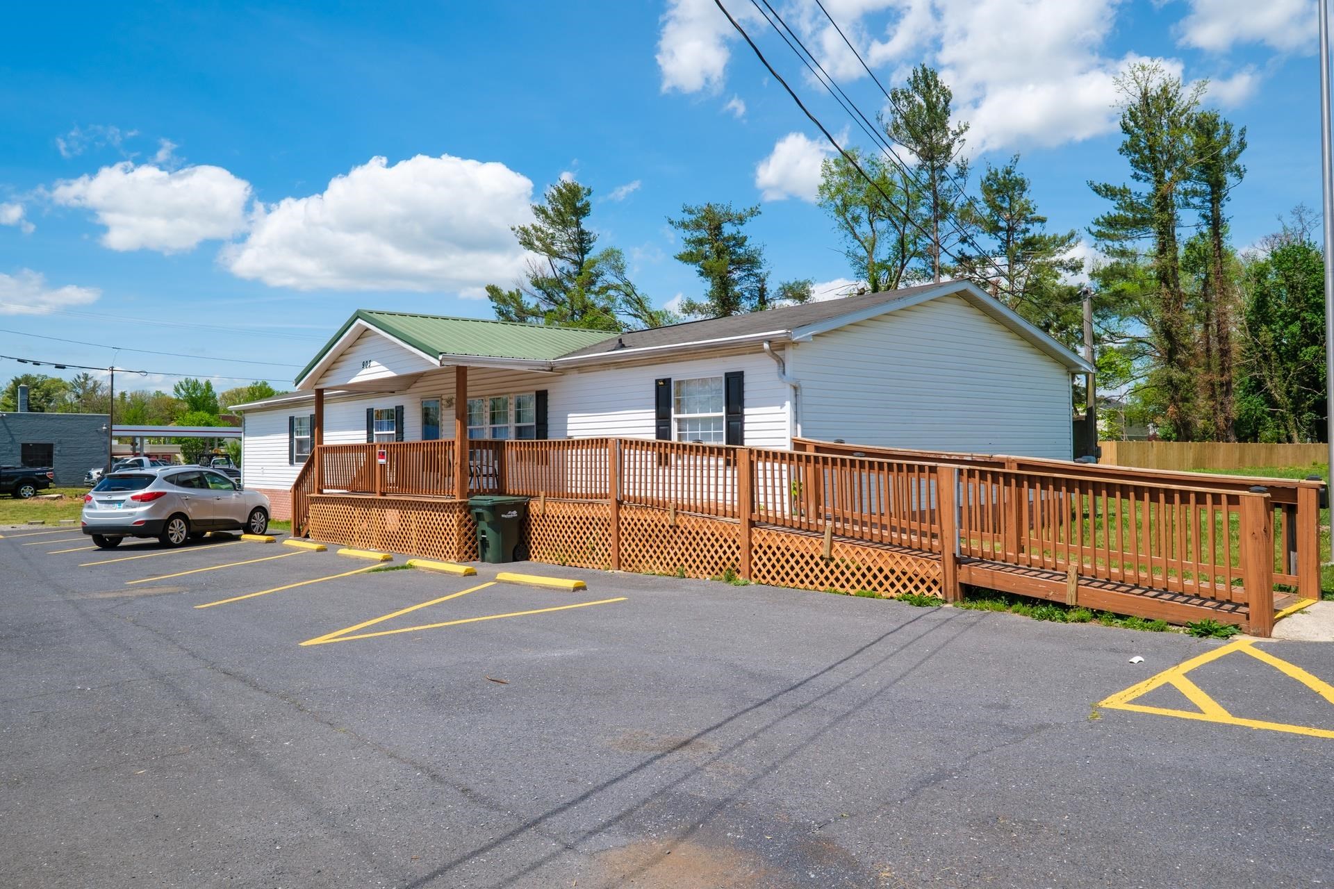 903 E MAIN ST, WAYNESBORO, Virginia 22980, ,Commercial,903 E MAIN ST,664145 MLS # 664145