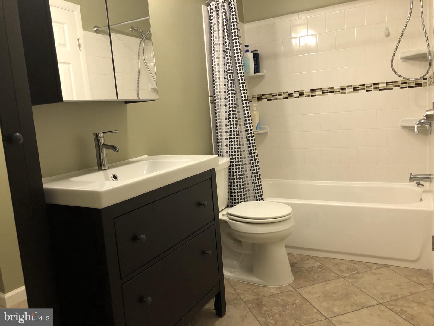 5814 ROYAL RIDGE DR #Q, SPRINGFIELD, Virginia 22152, 2 Bedrooms Bedrooms, ,1 BathroomBathrooms,Residential,For sale,5814 ROYAL RIDGE DR #Q,VAFX2237174 MLS # VAFX2237174