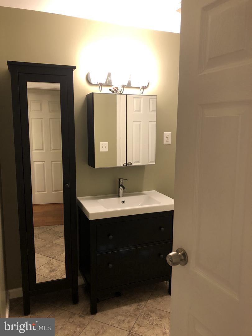 5814 ROYAL RIDGE DR #Q, SPRINGFIELD, Virginia 22152, 2 Bedrooms Bedrooms, ,1 BathroomBathrooms,Residential,For sale,5814 ROYAL RIDGE DR #Q,VAFX2237174 MLS # VAFX2237174