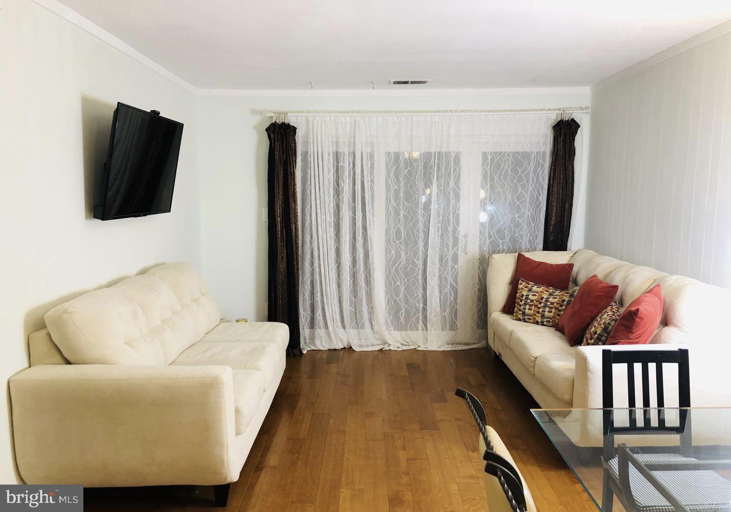 5814 ROYAL RIDGE DR #Q, SPRINGFIELD, Virginia 22152, 2 Bedrooms Bedrooms, ,1 BathroomBathrooms,Residential,For sale,5814 ROYAL RIDGE DR #Q,VAFX2237174 MLS # VAFX2237174