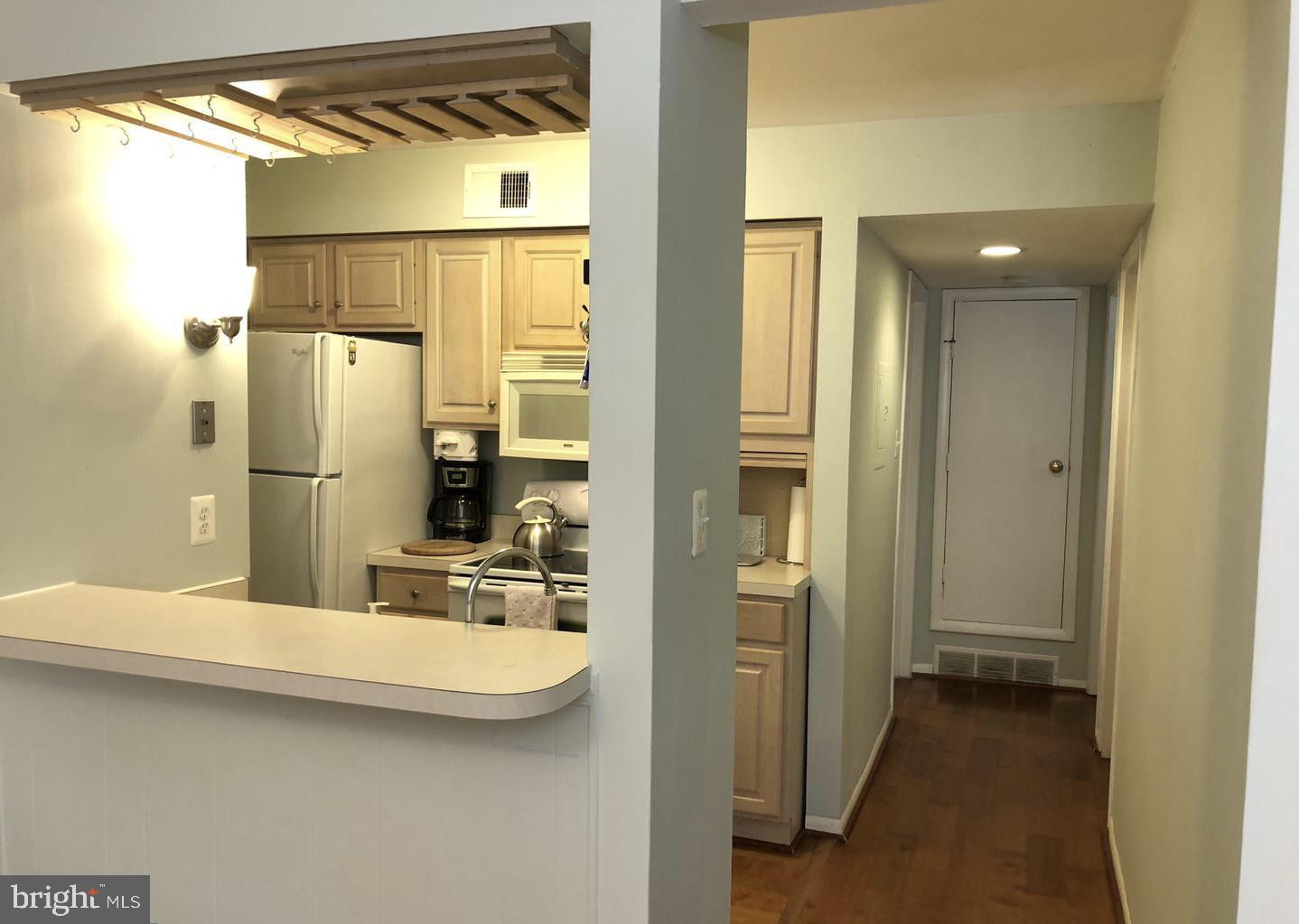 5814 ROYAL RIDGE DR #Q, SPRINGFIELD, Virginia 22152, 2 Bedrooms Bedrooms, ,1 BathroomBathrooms,Residential,For sale,5814 ROYAL RIDGE DR #Q,VAFX2237174 MLS # VAFX2237174