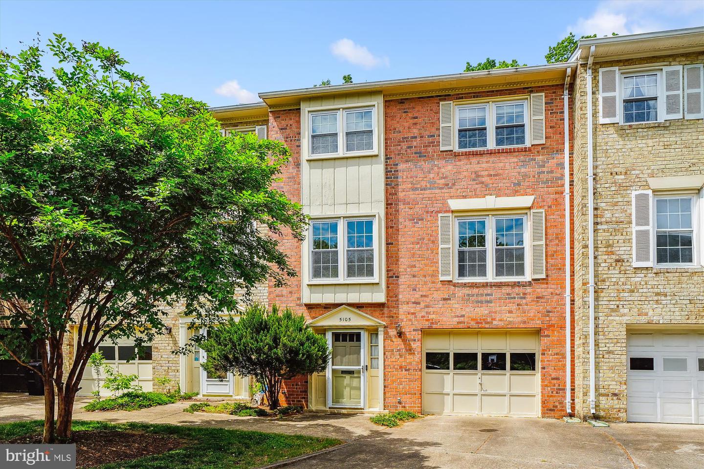 5105 S 12TH RD S, ARLINGTON, Virginia 22204, 3 Bedrooms Bedrooms, ,3 BathroomsBathrooms,Residential,For sale,5105 S 12TH RD S,VAAR2056866 MLS # VAAR2056866