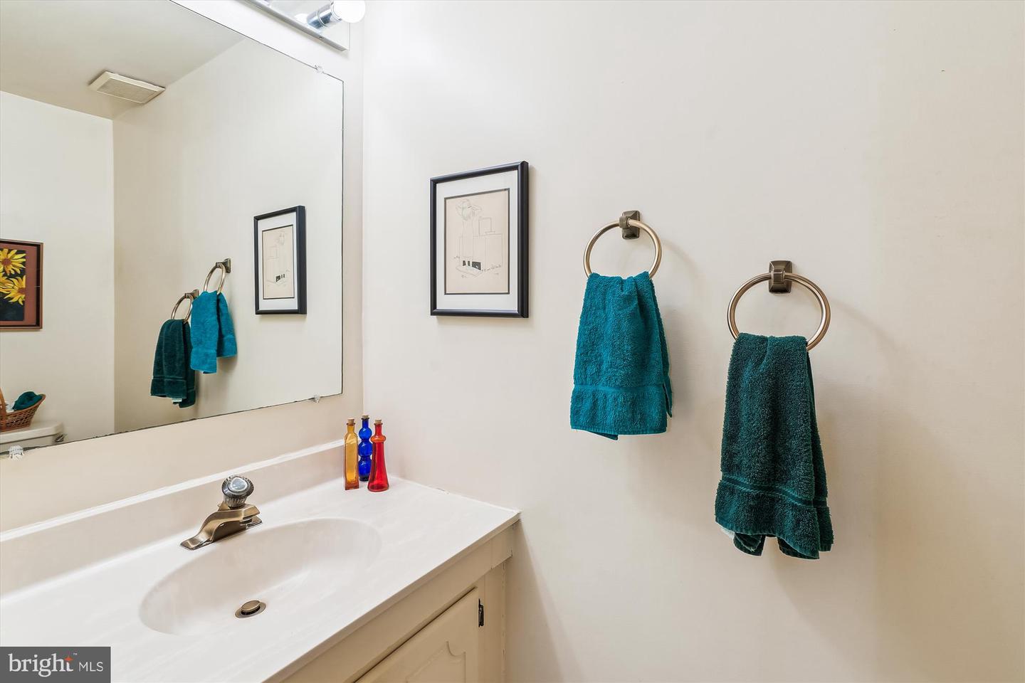 5105 S 12TH RD S, ARLINGTON, Virginia 22204, 3 Bedrooms Bedrooms, ,3 BathroomsBathrooms,Residential,For sale,5105 S 12TH RD S,VAAR2056866 MLS # VAAR2056866
