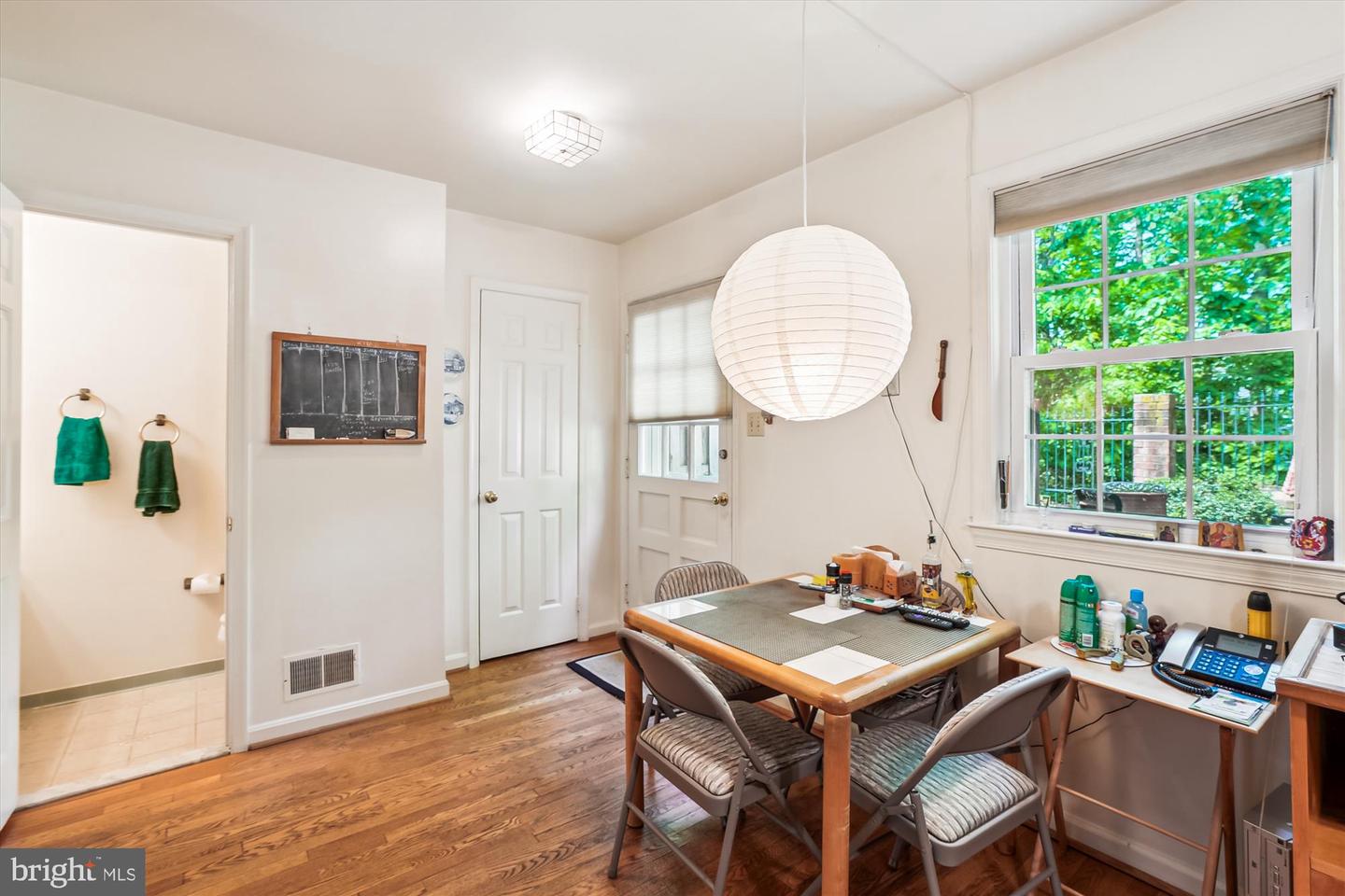 5105 S 12TH RD S, ARLINGTON, Virginia 22204, 3 Bedrooms Bedrooms, ,3 BathroomsBathrooms,Residential,For sale,5105 S 12TH RD S,VAAR2056866 MLS # VAAR2056866
