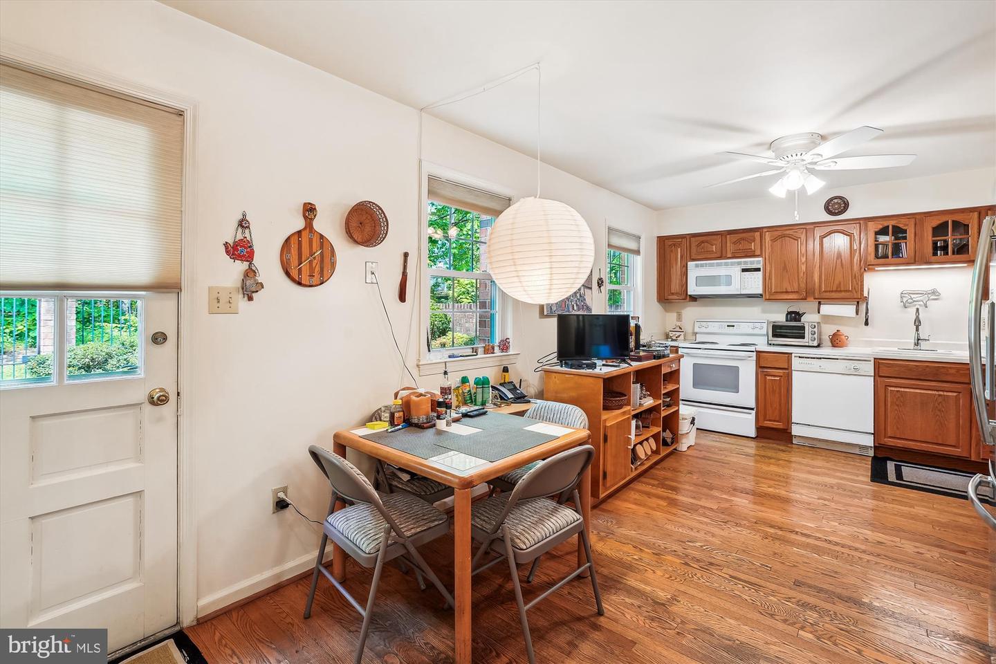 5105 S 12TH RD S, ARLINGTON, Virginia 22204, 3 Bedrooms Bedrooms, ,3 BathroomsBathrooms,Residential,For sale,5105 S 12TH RD S,VAAR2056866 MLS # VAAR2056866